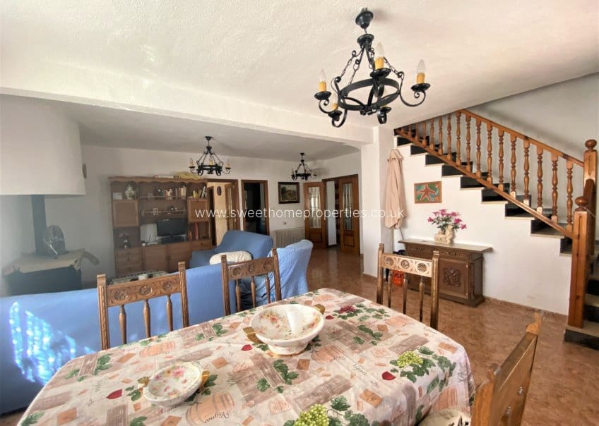 4 soveværelse Finca/Landehus til salg i Sax med swimmingpool garage - € 350.000 (Ref: 9715590)