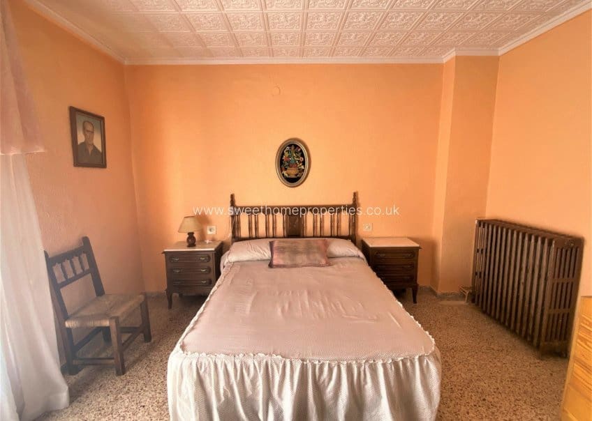 4 soveværelse Finca/Landehus til salg i Sax med swimmingpool garage - € 350.000 (Ref: 9715590)