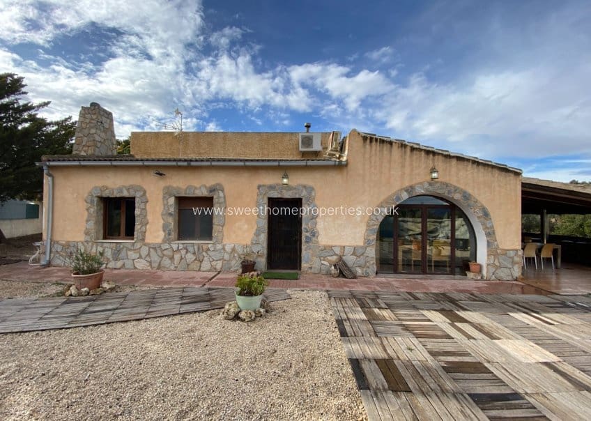 2 soveværelse Finca/Landehus til salg i Sax med swimmingpool garage - € 240.000 (Ref: 9716619)