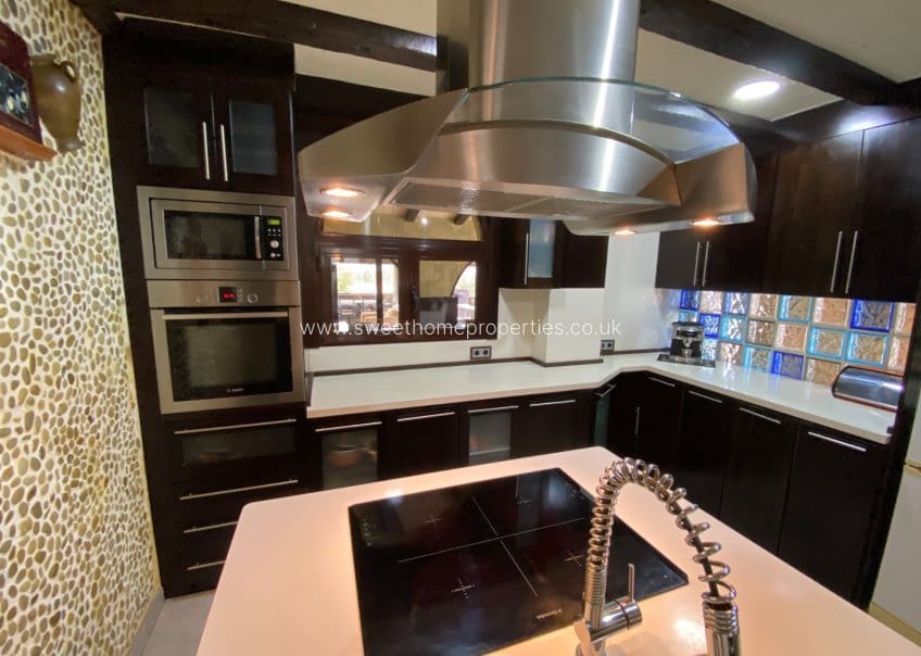 2 soveværelse Finca/Landehus til salg i Sax med swimmingpool garage - € 240.000 (Ref: 9716619)