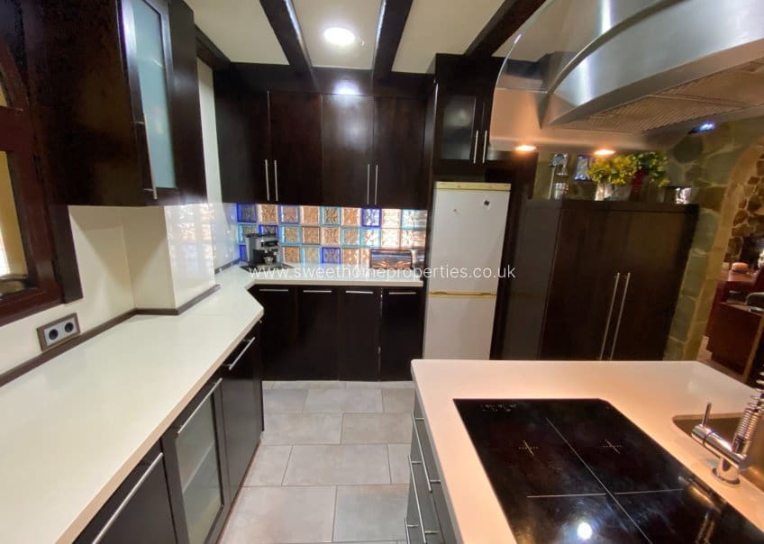 2 soveværelse Finca/Landehus til salg i Sax med swimmingpool garage - € 240.000 (Ref: 9716619)