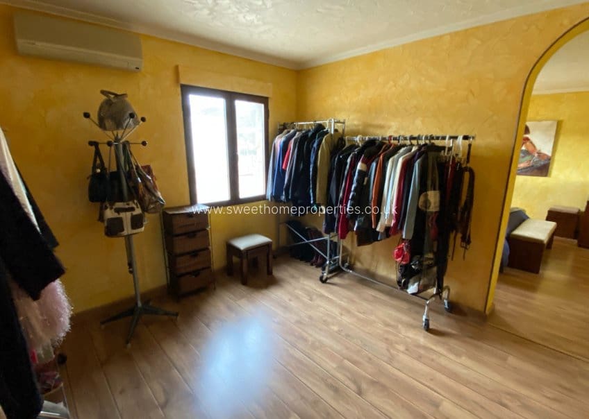 2 soveværelse Finca/Landehus til salg i Sax med swimmingpool garage - € 240.000 (Ref: 9716619)