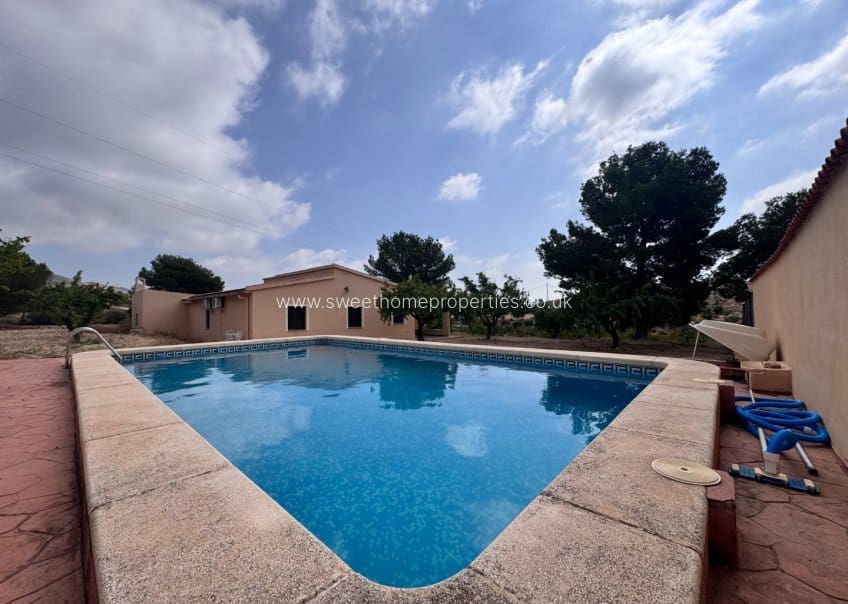 3 soveværelse Finca/Landehus til salg i Monovar / Monover med swimmingpool garage - € 259.995 (Ref: 9716620)