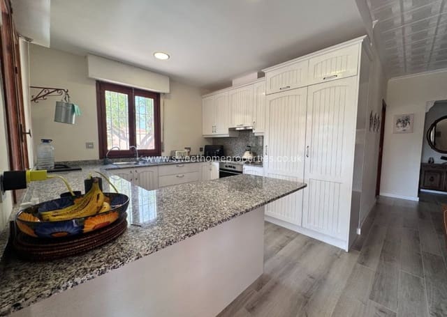 3 soveværelse Finca/Landehus til salg i Monóvar / Monóver med swimmingpool garage - € 259.995 (Ref: 9716620)