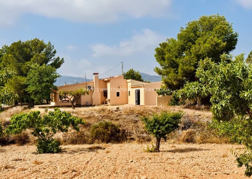 3 soveværelse Finca/Landehus til salg i Monovar / Monover med swimmingpool garage - € 259.995 (Ref: 9716620)