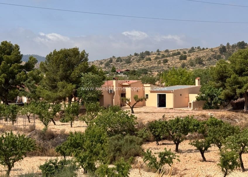 3 soveværelse Finca/Landehus til salg i Monovar / Monover med swimmingpool garage - € 259.995 (Ref: 9716620)