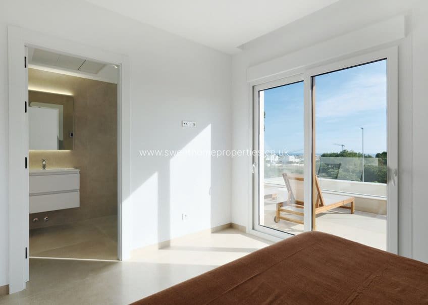 3 makuuhuone Huvila myytävänä paikassa Orihuela Costa mukana uima-altaan 
autotalli - 760 000 € (Ref: 9716621)