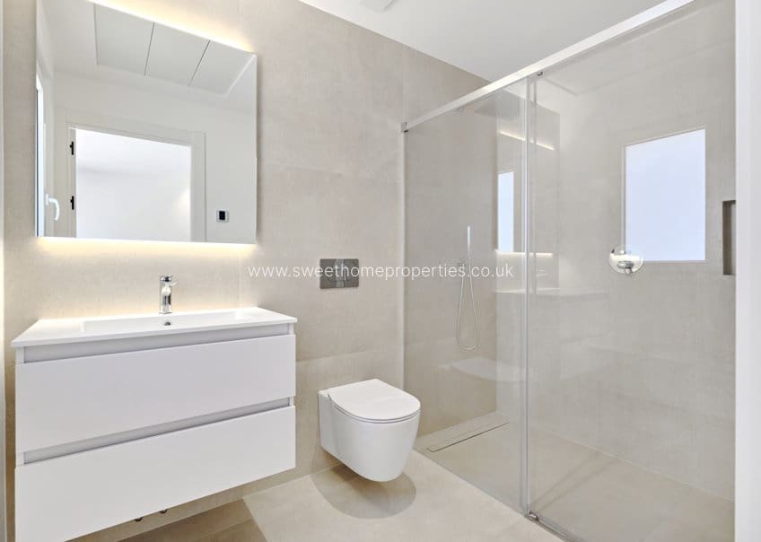 3 makuuhuone Huvila myytävänä paikassa Orihuela Costa mukana uima-altaan 
autotalli - 760 000 € (Ref: 9716621)