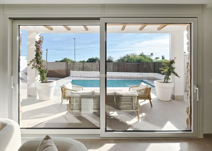 3 makuuhuone Huvila myytävänä paikassa Orihuela Costa mukana uima-altaan 
autotalli - 760 000 € (Ref: 9716621)