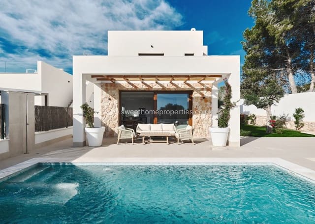 3 makuuhuone Huvila myytävänä paikassa Orihuela Costa, Orihuela mukana uima-altaan 
autotalli - 760 000 € (Ref: 9716621)