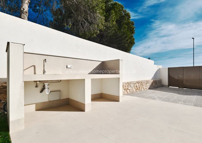 3 makuuhuone Huvila myytävänä paikassa Orihuela Costa mukana uima-altaan 
autotalli - 760 000 € (Ref: 9716621)