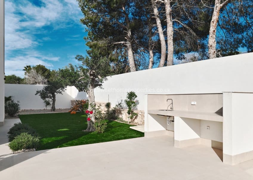 3 makuuhuone Huvila myytävänä paikassa Orihuela Costa mukana uima-altaan 
autotalli - 760 000 € (Ref: 9716621)