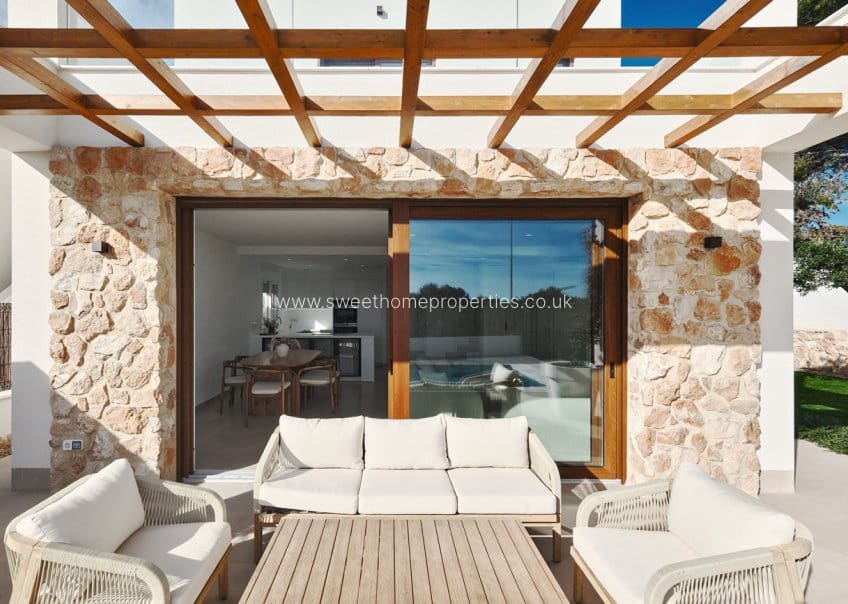 3 makuuhuone Huvila myytävänä paikassa Orihuela Costa mukana uima-altaan 
autotalli - 760 000 € (Ref: 9716621)