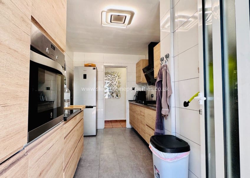 4 bedroom Villa for sale in Aspe with pool garage - € 395,000 (Ref: 9716622)