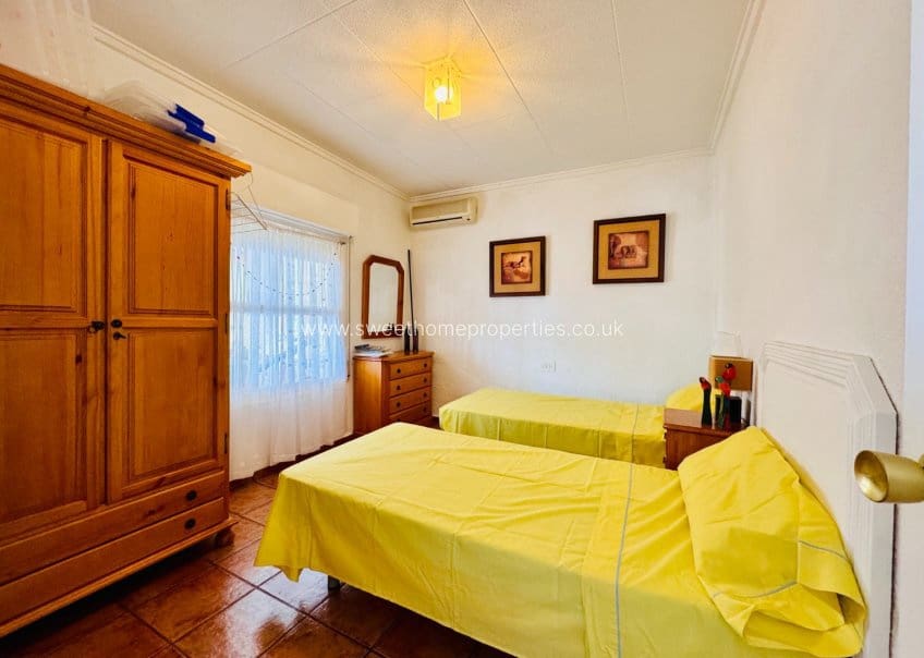 4 bedroom Villa for sale in Aspe with pool garage - € 395,000 (Ref: 9716622)