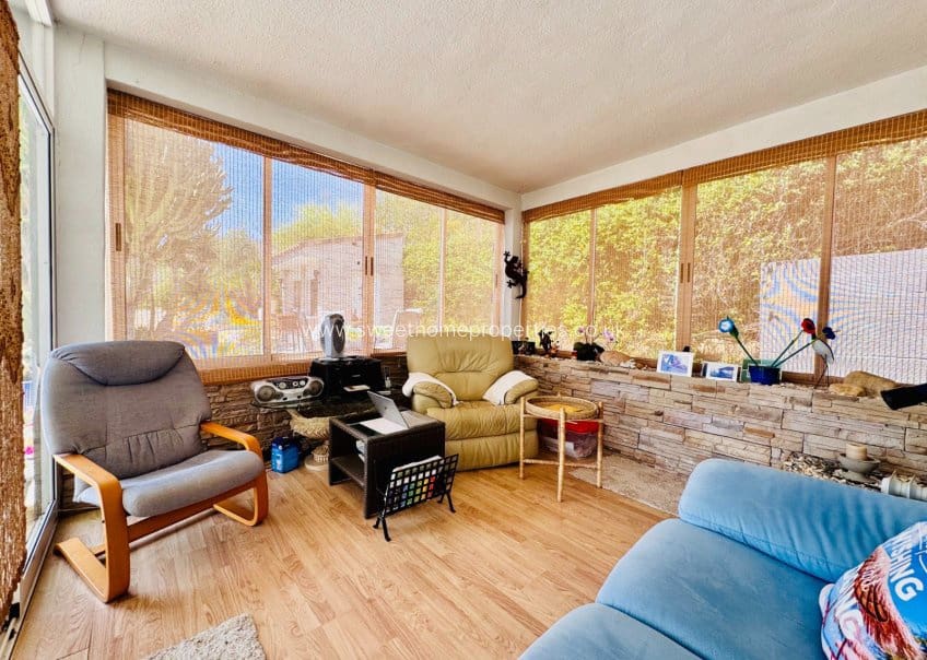 4 bedroom Villa for sale in Aspe with pool garage - € 395,000 (Ref: 9716622)