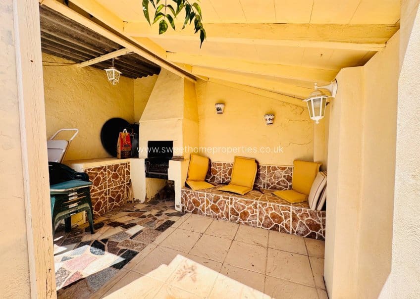 4 bedroom Villa for sale in Aspe with pool garage - € 395,000 (Ref: 9716622)