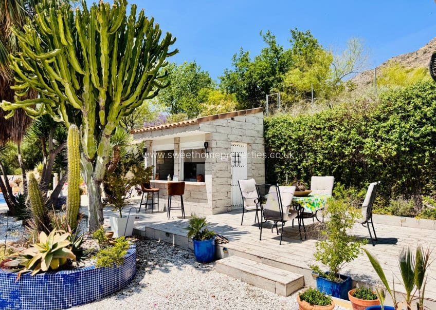 4 bedroom Villa for sale in Aspe with pool garage - € 395,000 (Ref: 9716622)