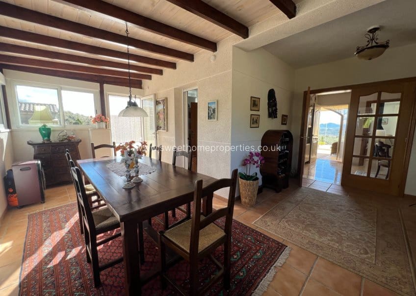 3 soveværelse Finca/Landehus til salg i Sax med swimmingpool garage - € 399.995 (Ref: 9720543)