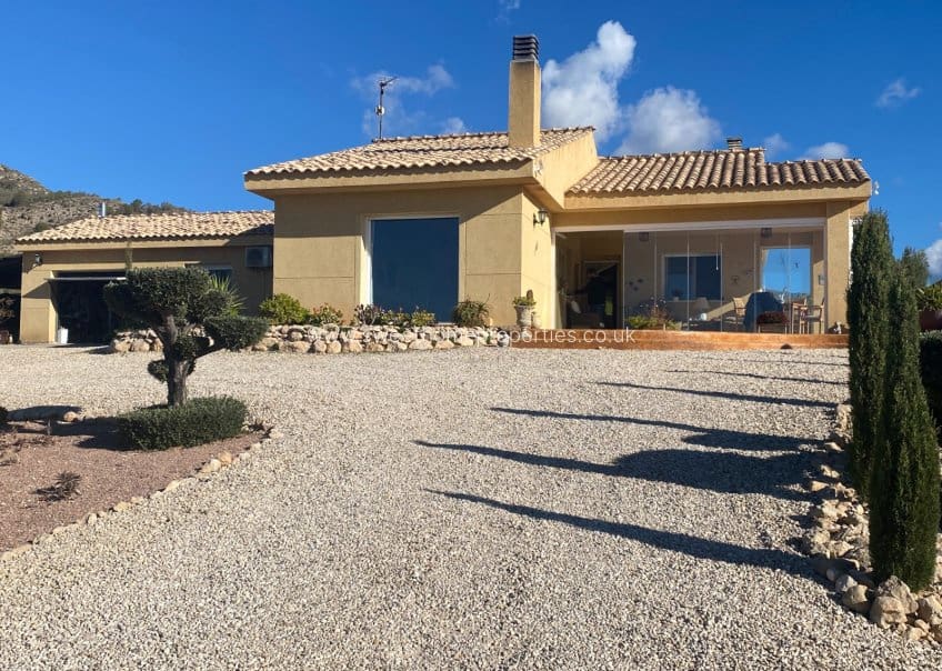 3 soveværelse Finca/Landehus til salg i Sax med swimmingpool garage - € 399.995 (Ref: 9720543)