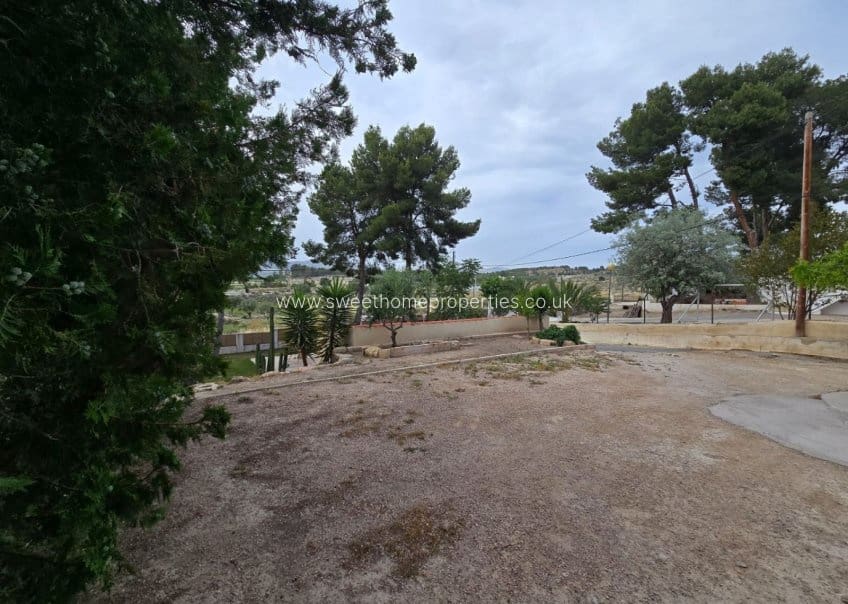 3 soveværelse Finca/Landehus til salg i Sax med swimmingpool garage - € 269.995 (Ref: 9720687)