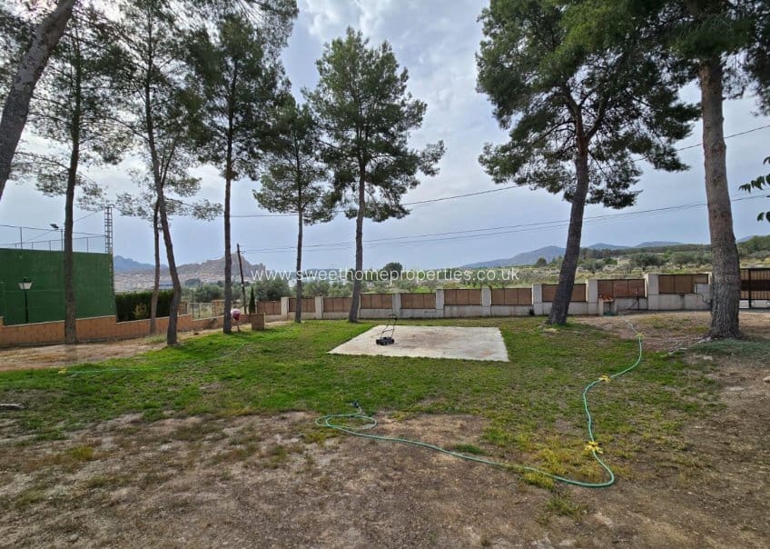 3 soveværelse Finca/Landehus til salg i Sax med swimmingpool garage - € 269.995 (Ref: 9720687)