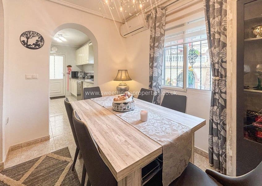 5 soverom Villa til salgs i Monforte del Cid med svømmebasseng - € 384 950 (Ref: 9720688)