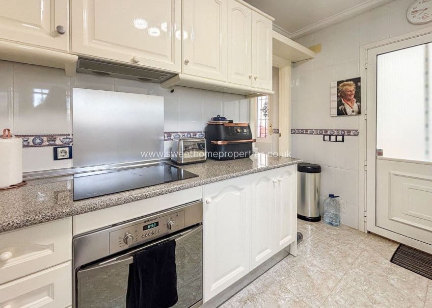 5 soverom Villa til salgs i Monforte del Cid med svømmebasseng - € 384 950 (Ref: 9720688)