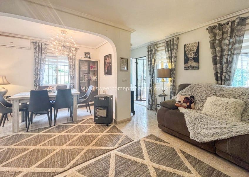 5 soverom Villa til salgs i Monforte del Cid med svømmebasseng - € 384 950 (Ref: 9720688)