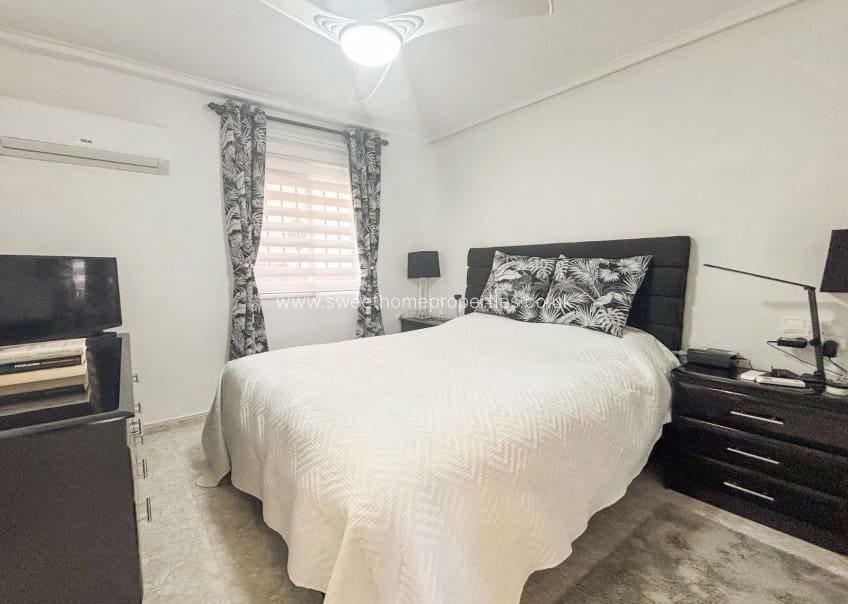 5 soverom Villa til salgs i Monforte del Cid med svømmebasseng - € 384 950 (Ref: 9720688)