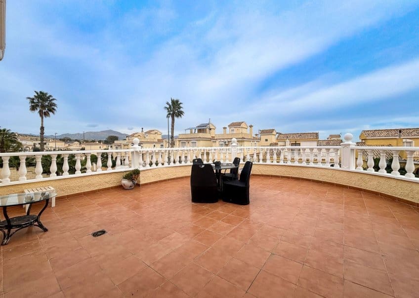 5 soverom Villa til salgs i Monforte del Cid med svømmebasseng - € 384 950 (Ref: 9720688)