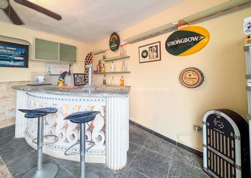 5 soverom Villa til salgs i Monforte del Cid med svømmebasseng - € 384 950 (Ref: 9720688)