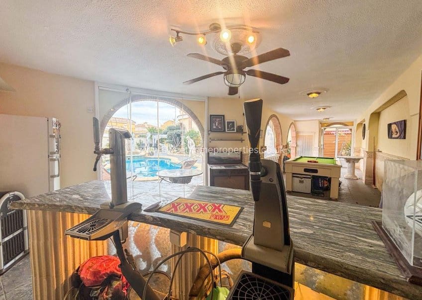 5 soverom Villa til salgs i Monforte del Cid med svømmebasseng - € 384 950 (Ref: 9720688)