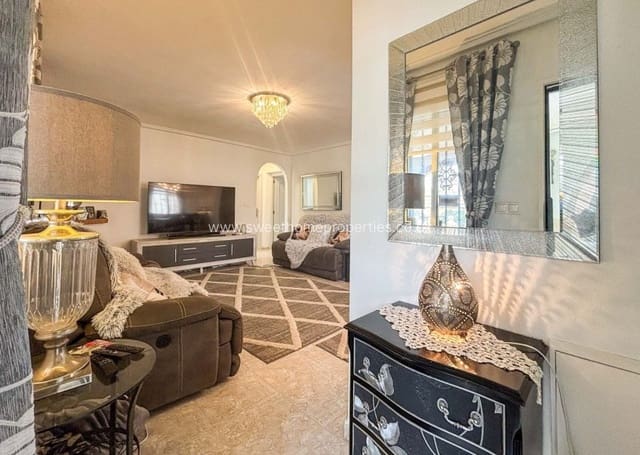 5 soverom Villa til salgs i Monforte del Cid med svømmebasseng - € 384 950 (Ref: 9720688)