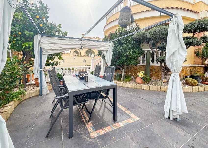 5 soverom Villa til salgs i Monforte del Cid med svømmebasseng - € 384 950 (Ref: 9720688)