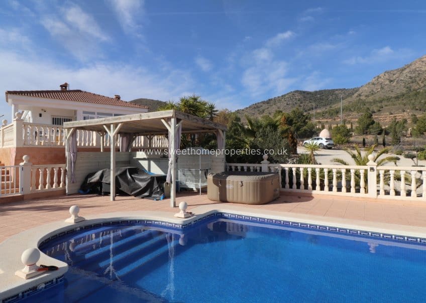 4 Zimmer Finca/Landgut zu verkaufen in La Romana mit Pool Garage - 379.000 € (Ref: 9720689)