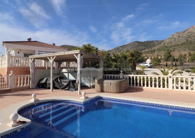 4 Zimmer Finca/Landgut zu verkaufen in La Romana mit Pool Garage - 379.000 € (Ref: 9720689)