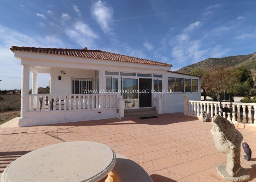 4 Zimmer Finca/Landgut zu verkaufen in La Romana mit Pool Garage - 379.000 € (Ref: 9720689)