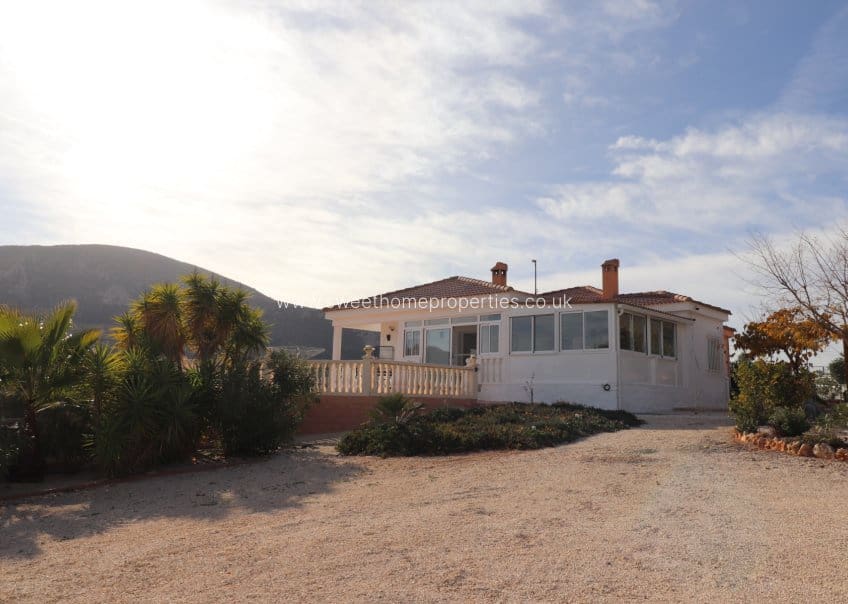 4 Zimmer Finca/Landgut zu verkaufen in La Romana mit Pool Garage - 379.000 € (Ref: 9720689)