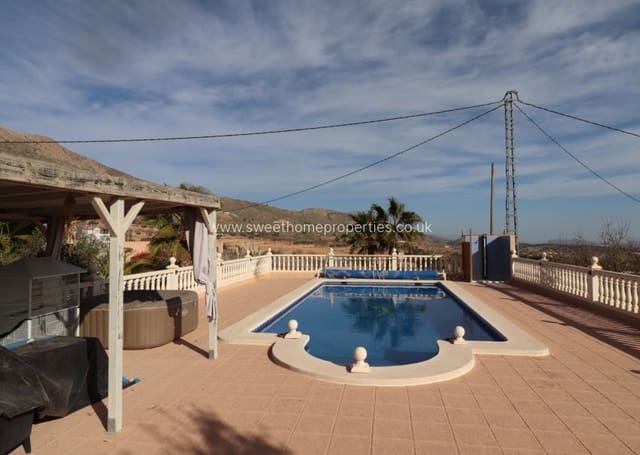 4 Zimmer Finca/Landgut zu verkaufen in La Romana mit Pool Garage - 379.000 € (Ref: 9720689)