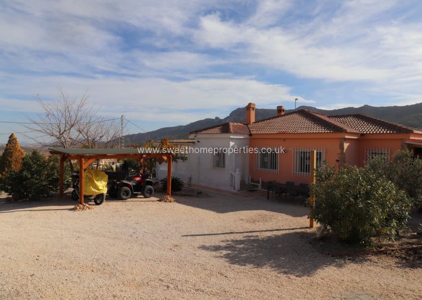 4 Zimmer Finca/Landgut zu verkaufen in La Romana mit Pool Garage - 379.000 € (Ref: 9720689)