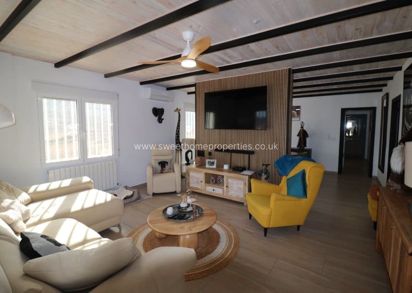 4 Zimmer Finca/Landgut zu verkaufen in La Romana mit Pool Garage - 379.000 € (Ref: 9720689)