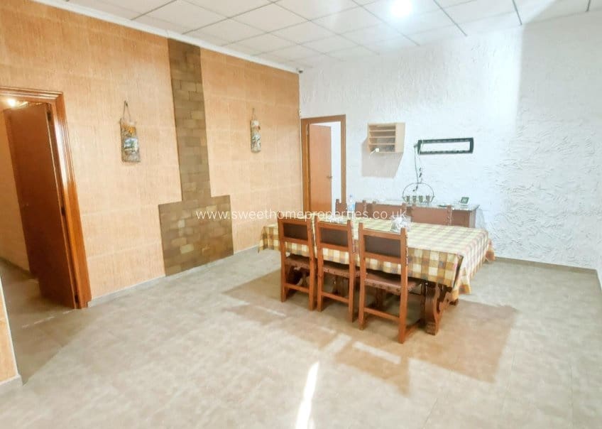 6 bedroom Finca/Country House for sale in Aspe with pool garage - € 360,000 (Ref: 9720690)