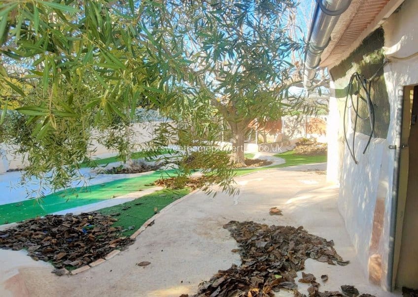 6 bedroom Finca/Country House for sale in Aspe with pool garage - € 360,000 (Ref: 9720690)