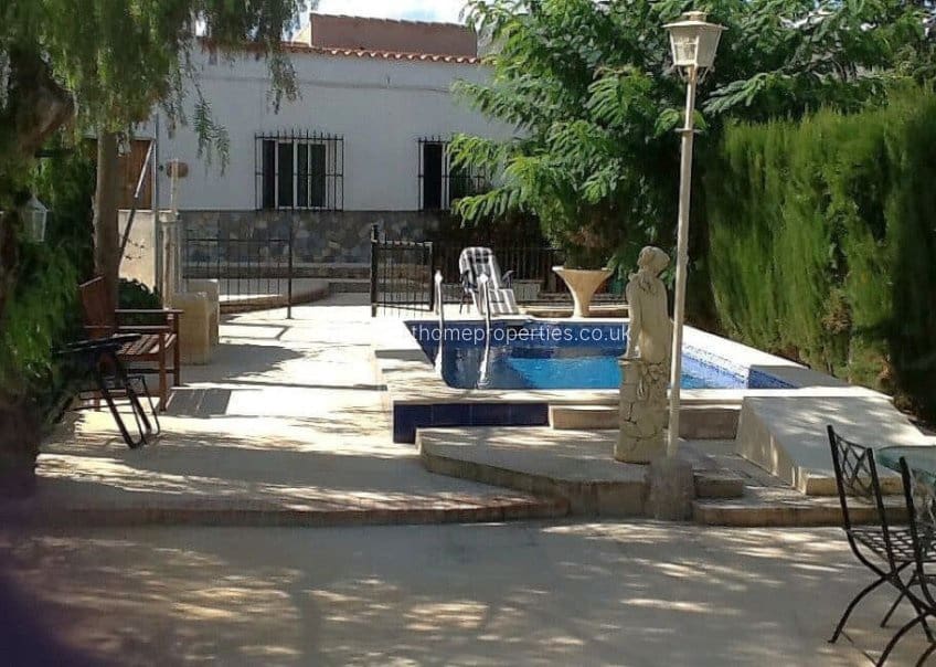 4 Zimmer Finca/Landgut zu verkaufen in La Romana mit Pool - 199.000 € (Ref: 9720691)