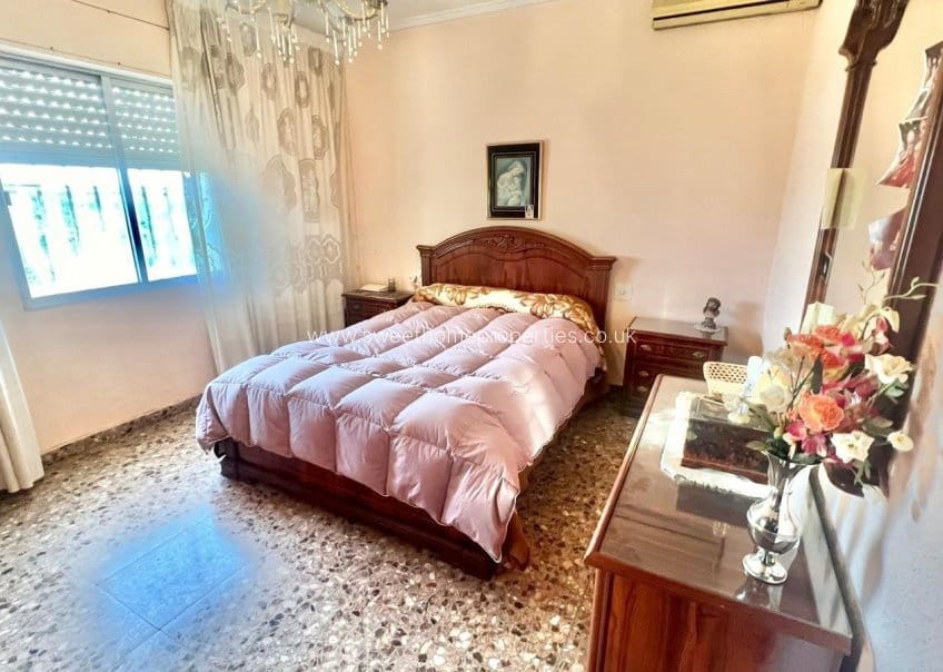 5 bedroom Finca/Country House for sale in Crevillente / Crevillent with pool - € 195,000 (Ref: 9720814)