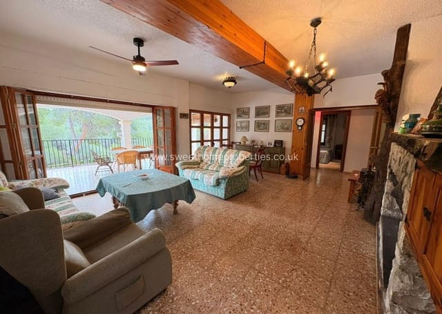 4 soveværelse Finca/Landehus til salg i Sax med swimmingpool - € 315.000 (Ref: 9720815)