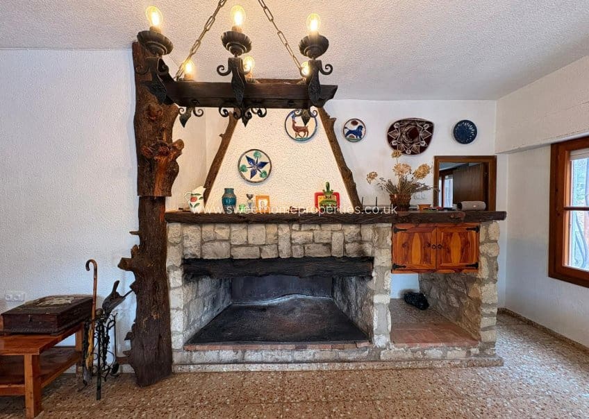 4 soveværelse Finca/Landehus til salg i Sax med swimmingpool - € 315.000 (Ref: 9720815)