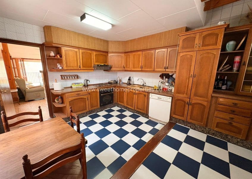 4 soveværelse Finca/Landehus til salg i Sax med swimmingpool - € 315.000 (Ref: 9720815)