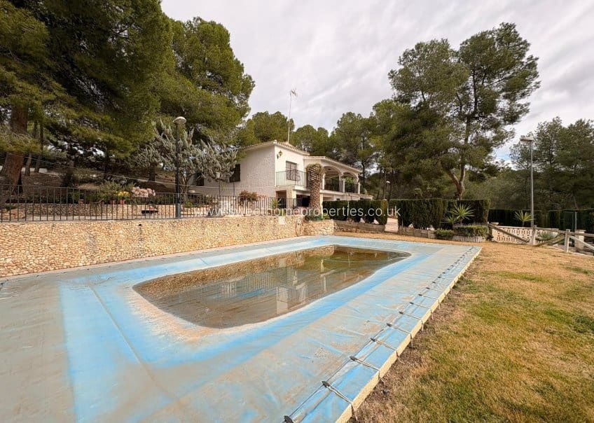 4 soveværelse Finca/Landehus til salg i Sax med swimmingpool - € 315.000 (Ref: 9720815)